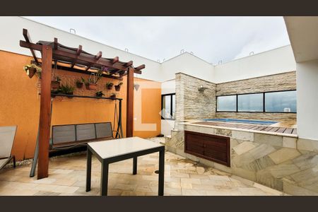 Apartamento à venda com 210m², 3 quartos e 2 vagas Apartamento à venda com 210m², 3 quartos e 2 vagasÁrea privativa