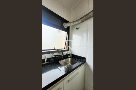 Apartamento à venda com 210m², 3 quartos e 2 vagas Apartamento à venda com 210m², 3 quartos e 2 vagasLavanderia