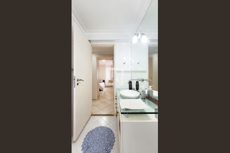 Apartamento à venda com 210m², 3 quartos e 2 vagas Apartamento à venda com 210m², 3 quartos e 2 vagasBanheiro Social