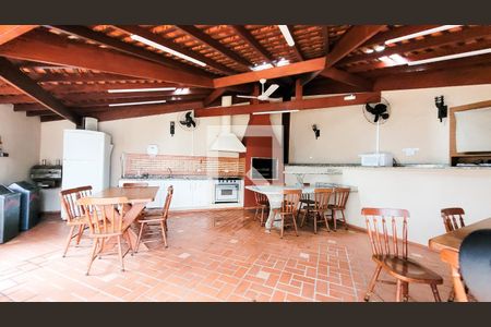 Apartamento à venda com 210m², 3 quartos e 2 vagas Apartamento à venda com 210m², 3 quartos e 2 vagasÁrea comum - Churrasqueira