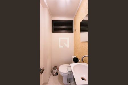 Apartamento à venda com 210m², 3 quartos e 2 vagas Apartamento à venda com 210m², 3 quartos e 2 vagasLavabo