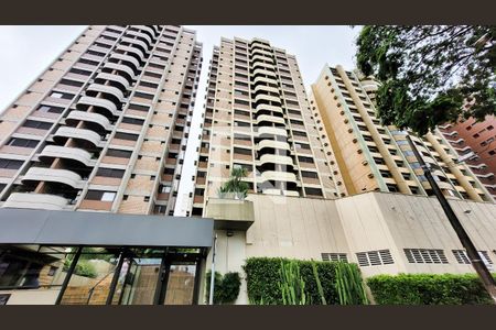 Apartamento à venda com 210m², 3 quartos e 2 vagas Apartamento à venda com 210m², 3 quartos e 2 vagasFachada