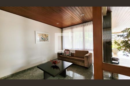 Apartamento à venda com 210m², 3 quartos e 2 vagas Apartamento à venda com 210m², 3 quartos e 2 vagasHall social