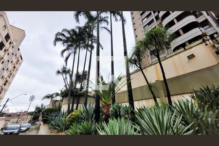 Apartamento à venda com 210m², 3 quartos e 2 vagas Apartamento à venda com 210m², 3 quartos e 2 vagasFachada