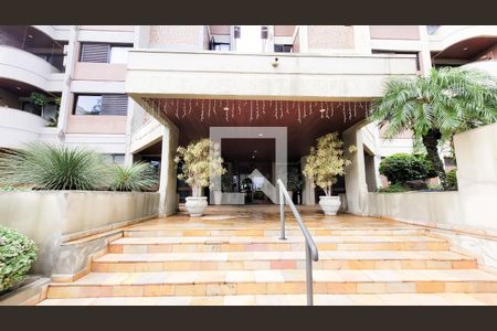 Apartamento à venda com 210m², 3 quartos e 2 vagas Apartamento à venda com 210m², 3 quartos e 2 vagasFachada