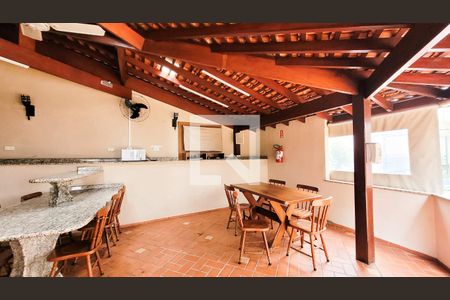 Apartamento à venda com 210m², 3 quartos e 2 vagas Apartamento à venda com 210m², 3 quartos e 2 vagasÁrea comum - Churrasqueira