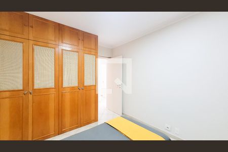 Apartamento à venda com 210m², 3 quartos e 2 vagas Apartamento à venda com 210m², 3 quartos e 2 vagasQuarto 2