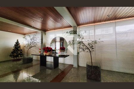 Apartamento à venda com 210m², 3 quartos e 2 vagas Apartamento à venda com 210m², 3 quartos e 2 vagasHall social