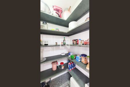 Apartamento à venda com 210m², 3 quartos e 2 vagas Apartamento à venda com 210m², 3 quartos e 2 vagasDespensa