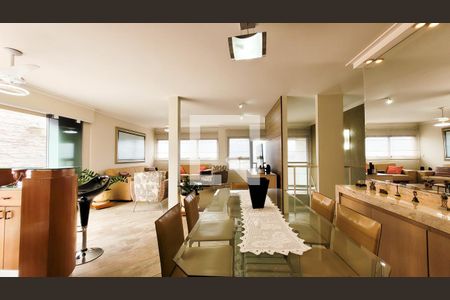 Apartamento à venda com 210m², 3 quartos e 2 vagas Apartamento à venda com 210m², 3 quartos e 2 vagasCobertura