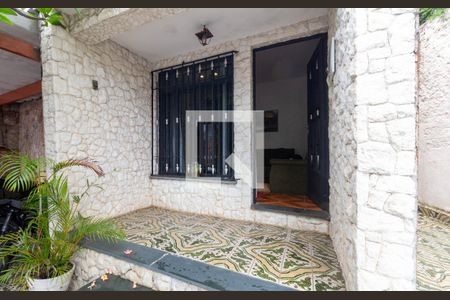 Casa à venda com 280m², 4 quartos e 2 vagasEntrada da Casa 1