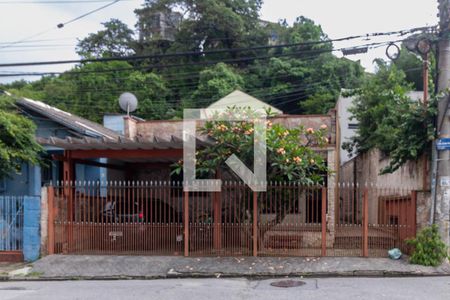 Casa à venda com 280m², 4 quartos e 2 vagasFachada