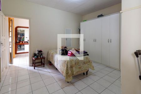 Casa à venda com 280m², 4 quartos e 2 vagasCasa 2 - Quarto 1