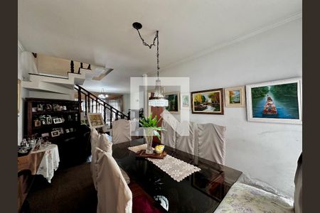 Casa à venda com 187m², 3 quartos e 3 vagas Casa à venda com 187m², 3 quartos e 3 vagasSala