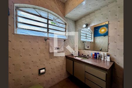 Casa à venda com 187m², 3 quartos e 3 vagas Casa à venda com 187m², 3 quartos e 3 vagasBanheiro Social