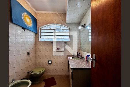 Casa à venda com 187m², 3 quartos e 3 vagas Casa à venda com 187m², 3 quartos e 3 vagasBanheiro Social