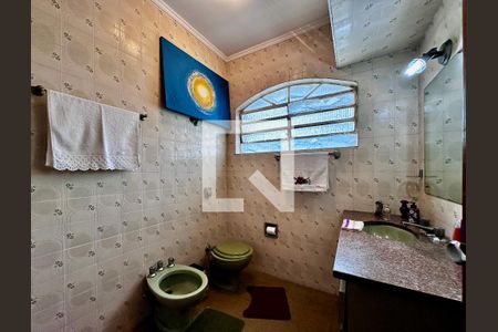 Casa à venda com 187m², 3 quartos e 3 vagas Casa à venda com 187m², 3 quartos e 3 vagasBanheiro Social