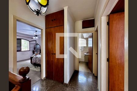 Casa à venda com 187m², 3 quartos e 3 vagas Casa à venda com 187m², 3 quartos e 3 vagasCorredor Quartos