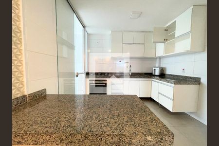 Apartamento à venda com 110m², 3 quartos e 2 vagasCozinha