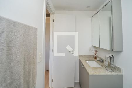 Apartamento à venda com 66m², 2 quartos e 1 vaga Apartamento à venda com 66m², 2 quartos e 1 vagaBanheiro da Suíte