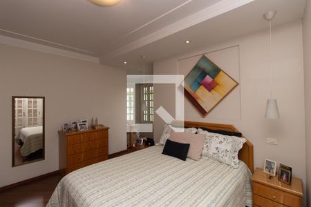 Casa à venda com 320m², 3 quartos e 5 vagas Casa à venda com 320m², 3 quartos e 5 vagasQuarto Suíte 3