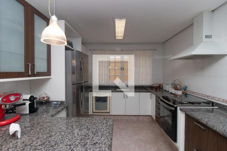 Casa à venda com 320m², 3 quartos e 5 vagas Casa à venda com 320m², 3 quartos e 5 vagasCozinha