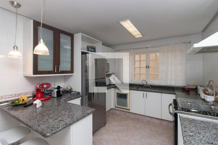 Casa à venda com 320m², 3 quartos e 5 vagas Casa à venda com 320m², 3 quartos e 5 vagasCozinha