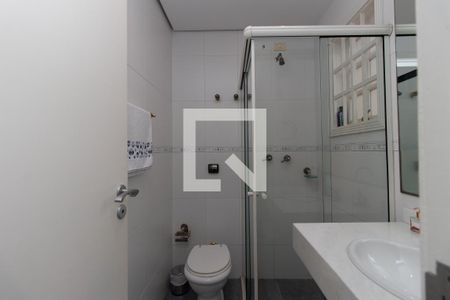 Casa à venda com 320m², 3 quartos e 5 vagas Casa à venda com 320m², 3 quartos e 5 vagasBanheiro da Suíte 1