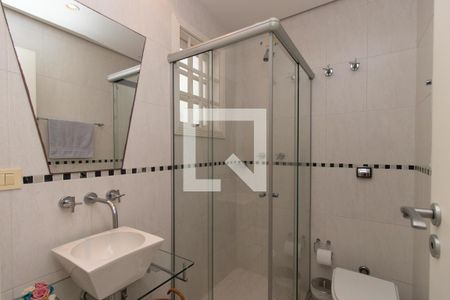 Casa à venda com 320m², 3 quartos e 5 vagas Casa à venda com 320m², 3 quartos e 5 vagasBanheiro da Suíte 2