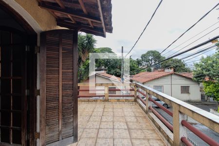Casa à venda com 150m², 2 quartos e 2 vagas Casa à venda com 150m², 2 quartos e 2 vagasVaranda