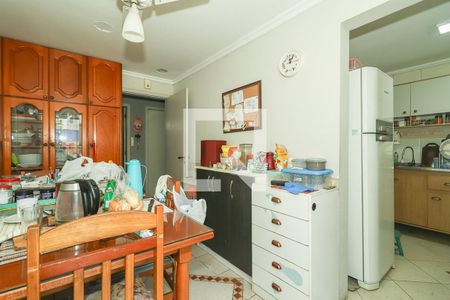 Casa para alugar com 370m², 4 quartos e 3 vagas Casa para alugar com 370m², 4 quartos e 3 vagasCozinha