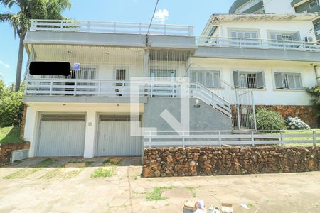 Casa para alugar com 370m², 4 quartos e 3 vagas Casa para alugar com 370m², 4 quartos e 3 vagasFachada