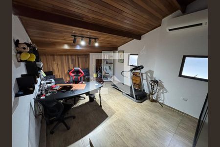 Casa à venda com 293m², 3 quartos e 2 vagasEscritório