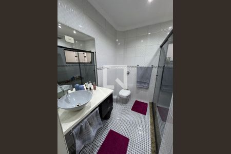 Casa à venda com 293m², 3 quartos e 2 vagasBanheiro