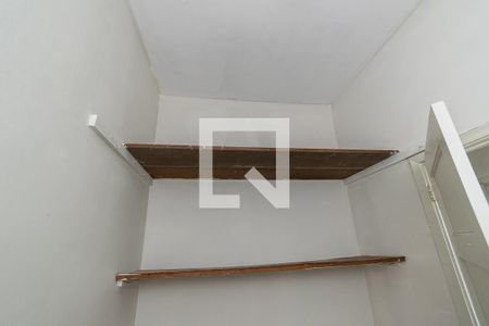 Apartamento à venda com 80m², 2 quartos e sem vaga Apartamento à venda com 80m², 2 quartos e sem vagaQuarto de Serviço