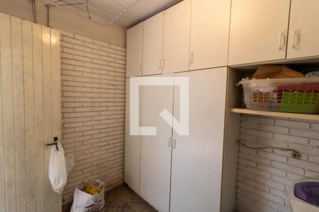 Casa à venda com 430m², 3 quartos e 4 vagas Casa à venda com 430m², 3 quartos e 4 vagasLavanderia