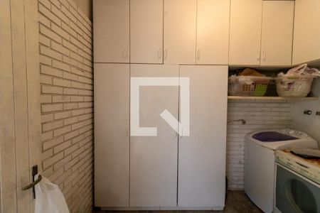 Casa à venda com 430m², 3 quartos e 4 vagas Casa à venda com 430m², 3 quartos e 4 vagasLavanderia