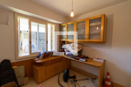 Casa à venda com 430m², 3 quartos e 4 vagas Casa à venda com 430m², 3 quartos e 4 vagasQuarto 2