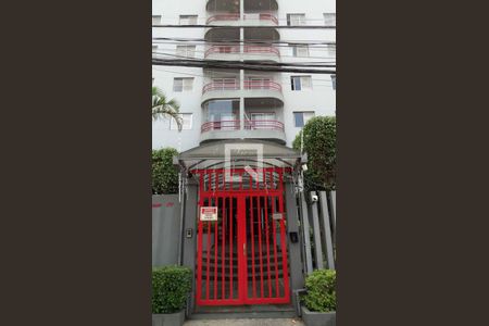 Apartamento à venda com 186m², 3 quartos e 3 vagasFachada e portaria