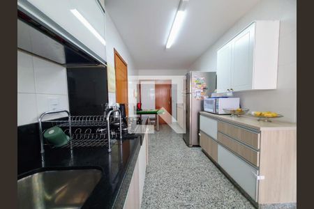 Apartamento à venda com 223m², 4 quartos e 3 vagasCozinha
