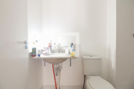 Apartamento à venda com 70m², 2 quartos e 1 vaga Apartamento à venda com 70m², 2 quartos e 1 vagaBanheiro Social