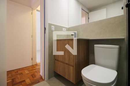 Apartamento à venda com 121m², 2 quartos e sem vaga Apartamento à venda com 121m², 2 quartos e sem vagaBanheiro da Suíte