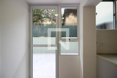 Apartamento à venda com 121m², 2 quartos e sem vaga Apartamento à venda com 121m², 2 quartos e sem vagaÁrea de Serviço