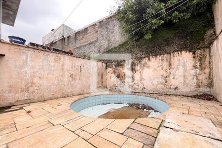 Casa à venda com 300m², 4 quartos e 2 vagas Casa à venda com 300m², 4 quartos e 2 vagasÁrea - Piscina