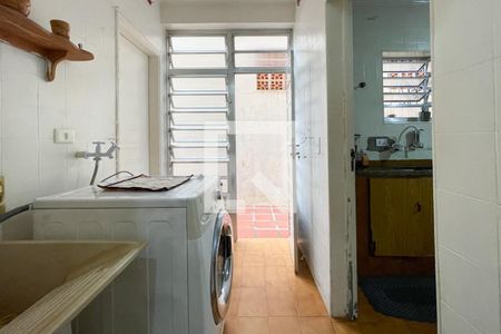 Casa à venda com 300m², 4 quartos e 2 vagas Casa à venda com 300m², 4 quartos e 2 vagasÁrea de Serviço