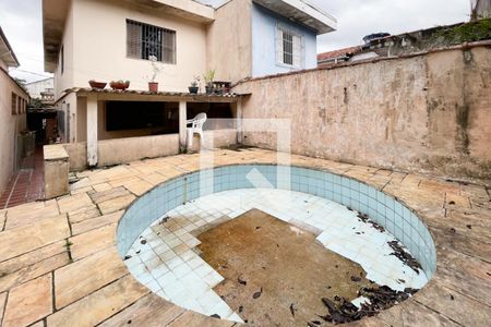 Casa à venda com 300m², 4 quartos e 2 vagas Casa à venda com 300m², 4 quartos e 2 vagasÁrea - Piscina