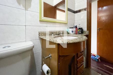 Casa à venda com 300m², 4 quartos e 2 vagas Casa à venda com 300m², 4 quartos e 2 vagasBanheiro - Suíte