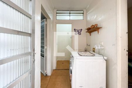 Casa à venda com 300m², 4 quartos e 2 vagas Casa à venda com 300m², 4 quartos e 2 vagasÁrea de Serviço