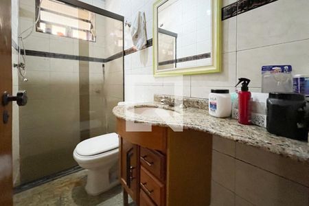 Casa à venda com 300m², 4 quartos e 2 vagas Casa à venda com 300m², 4 quartos e 2 vagasBanheiro - Suíte