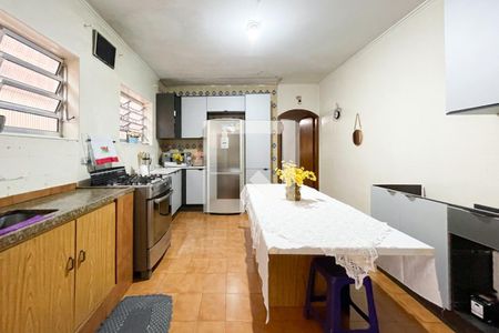 Casa à venda com 300m², 4 quartos e 2 vagas Casa à venda com 300m², 4 quartos e 2 vagasCozinha